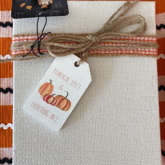 🆕🎃Rae Dunn “HELLO PUMPKIN” Decor - Picture 5 of 7
